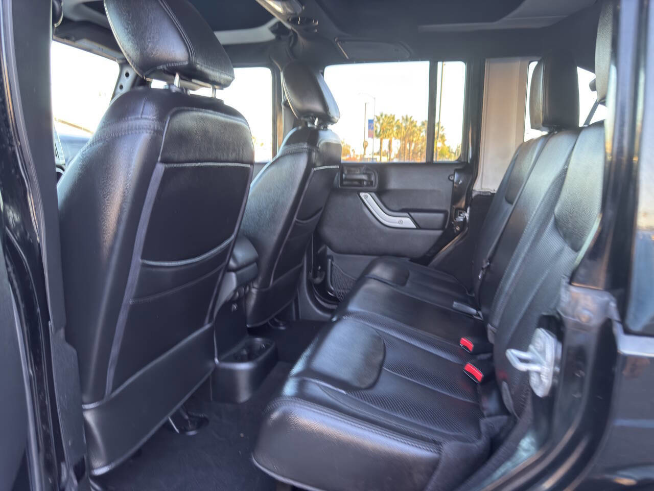 Used 2016 Jeep Wrangler Unlimited Sahara w/ Connectivity Group image 13