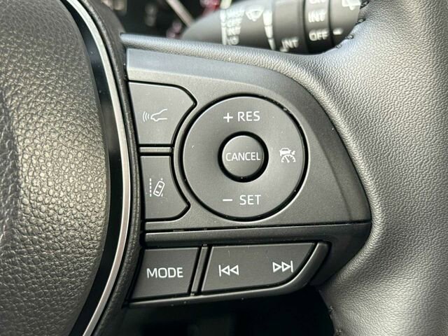 Used 2025 Toyota RAV4 XLE Premium image 30