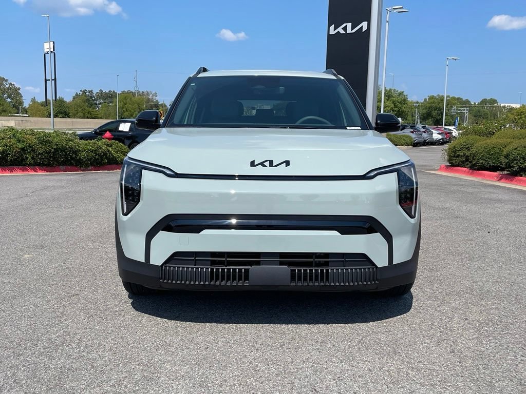 New 2027 Kia EV3 Wind w/ Wind Fwd Nightfall Package image 2