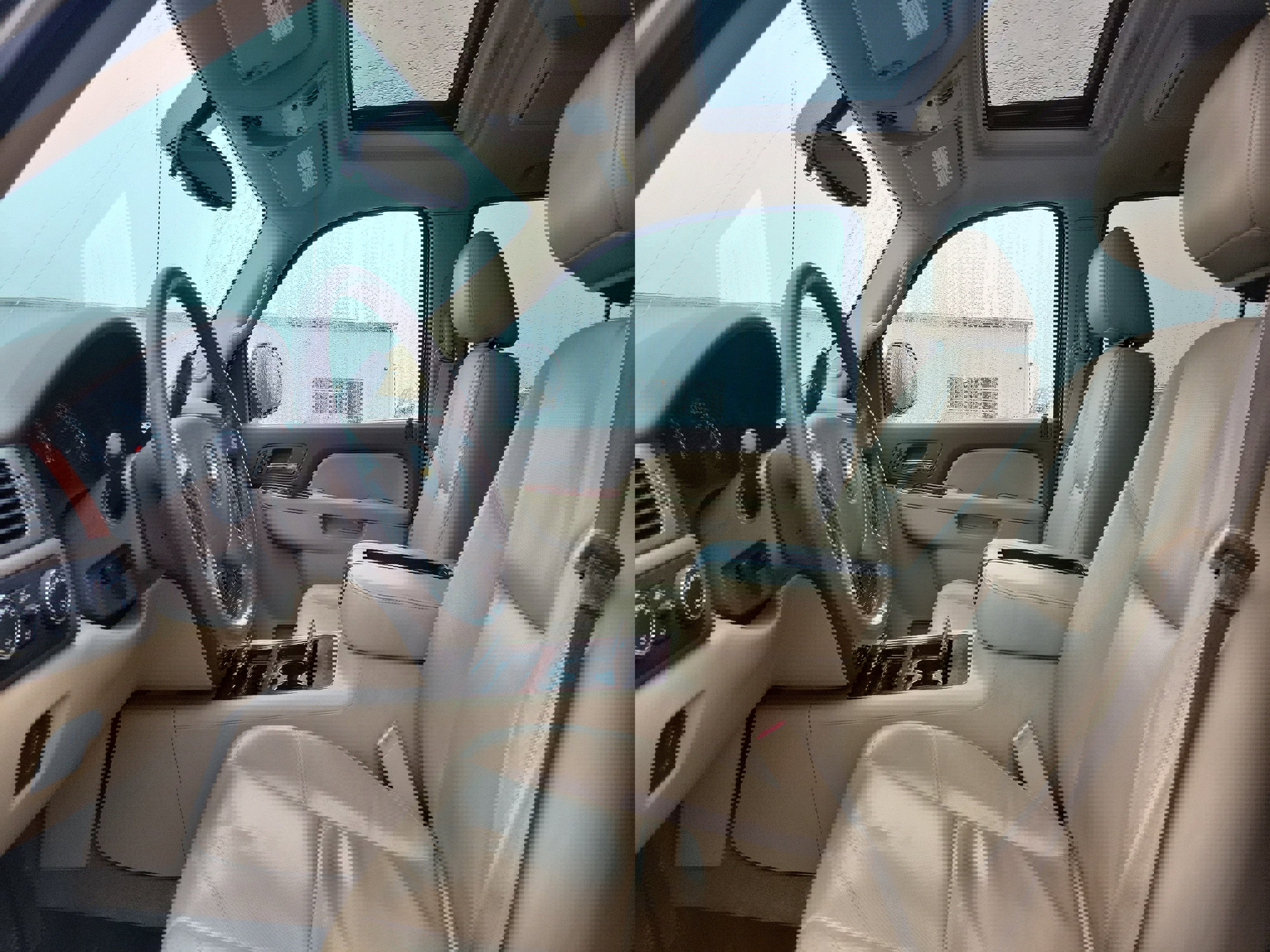 Used 2013 Chevrolet Avalanche LTZ image 15