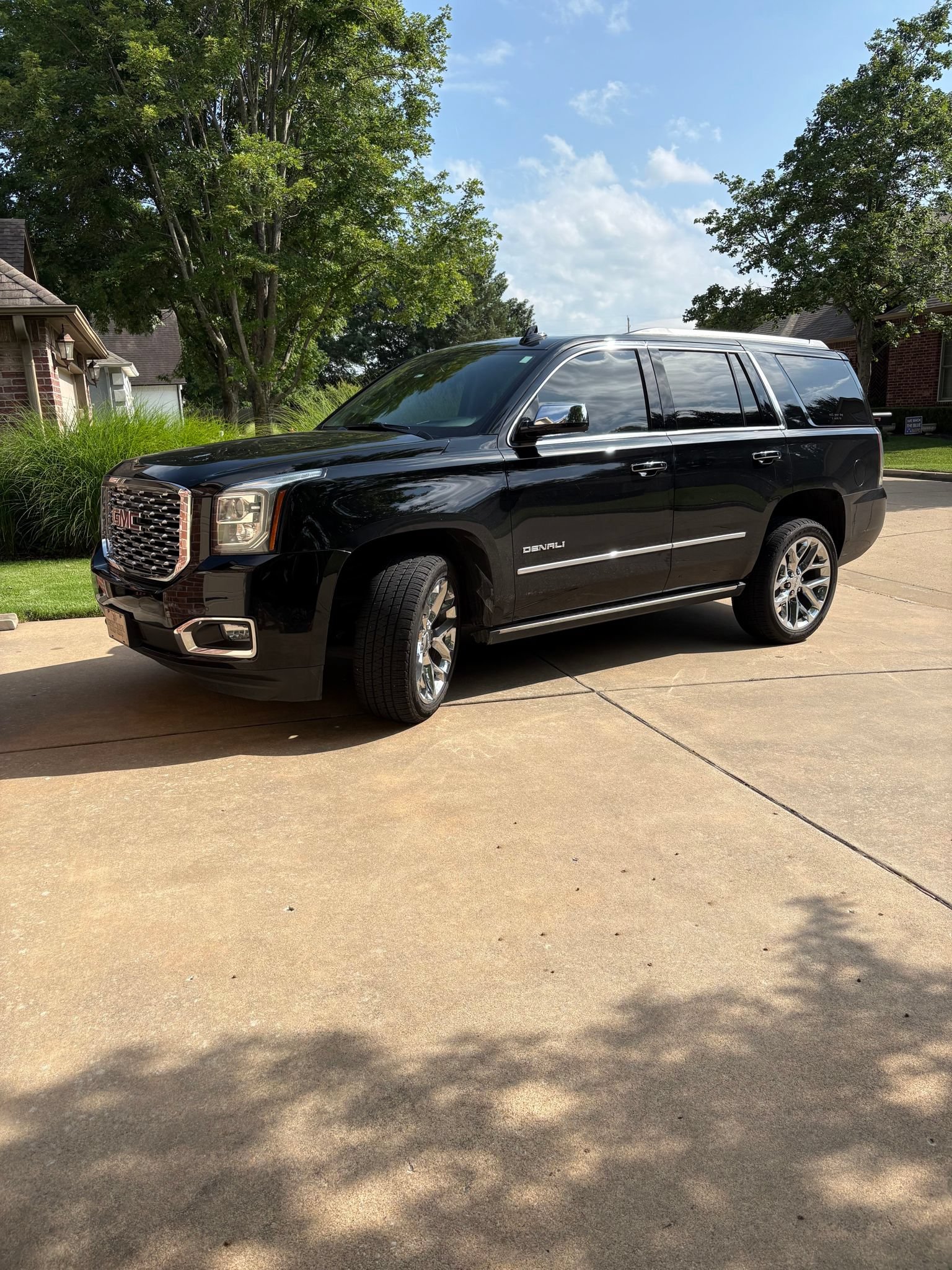 Used 2020 GMC Yukon Denali w/ Denali Ultimate Package AWD/4WD image 1