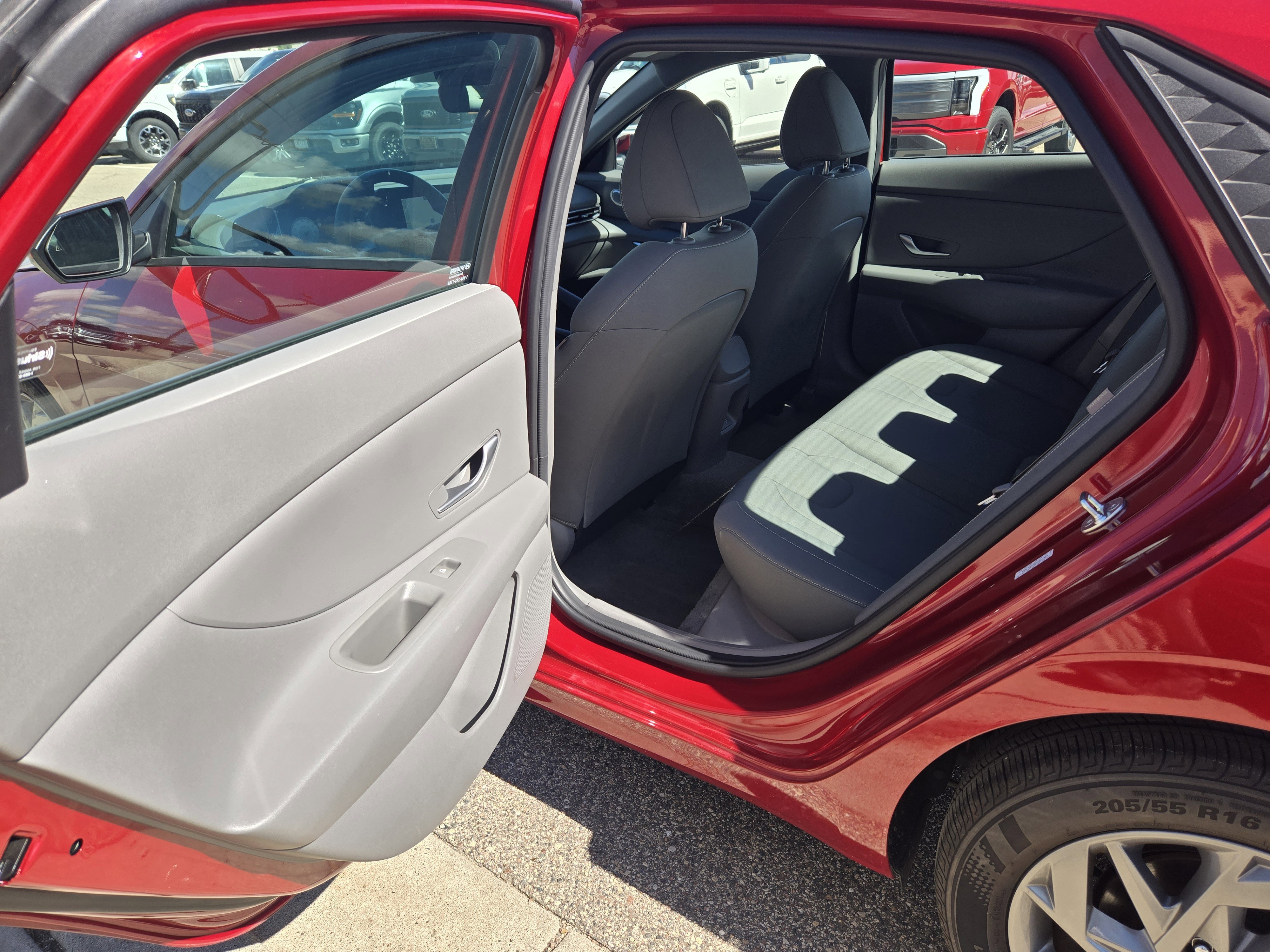 Used 2024 Hyundai Elantra SEL image 11