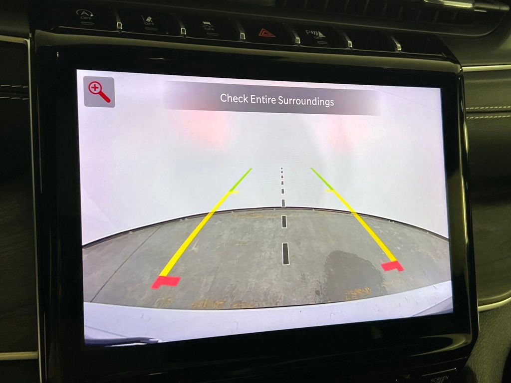 Used 2023 Jeep Grand Cherokee L Limited w/ Black Appearance Package image 42