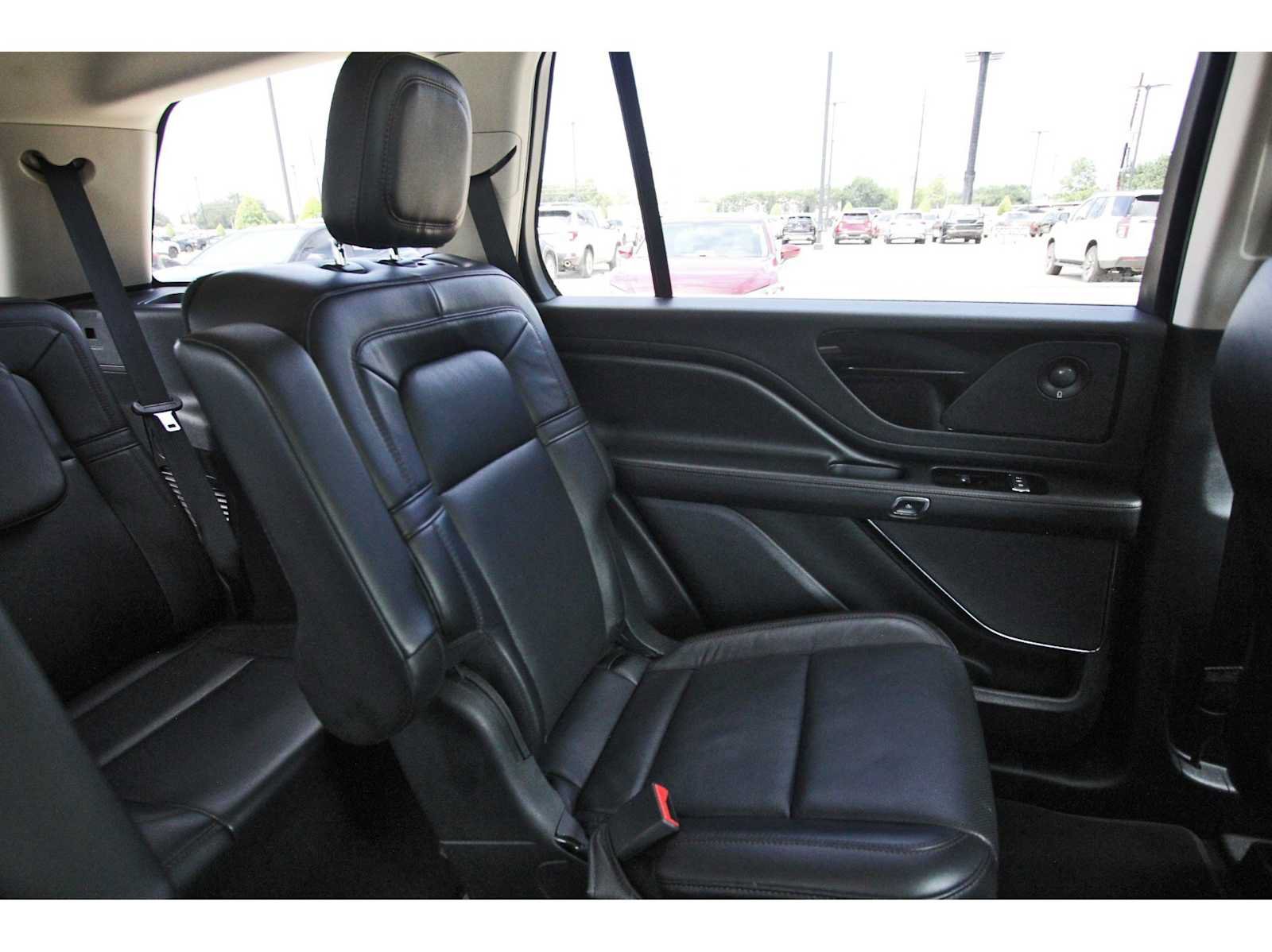 Used 2022 Lincoln Aviator Reserve w/ Elements Package Plus RWD image 10
