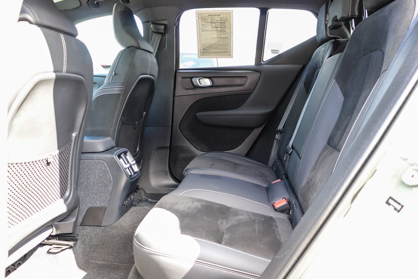 Used 2023 Volvo XC40 Recharge Ultimate AWD/4WD image 19