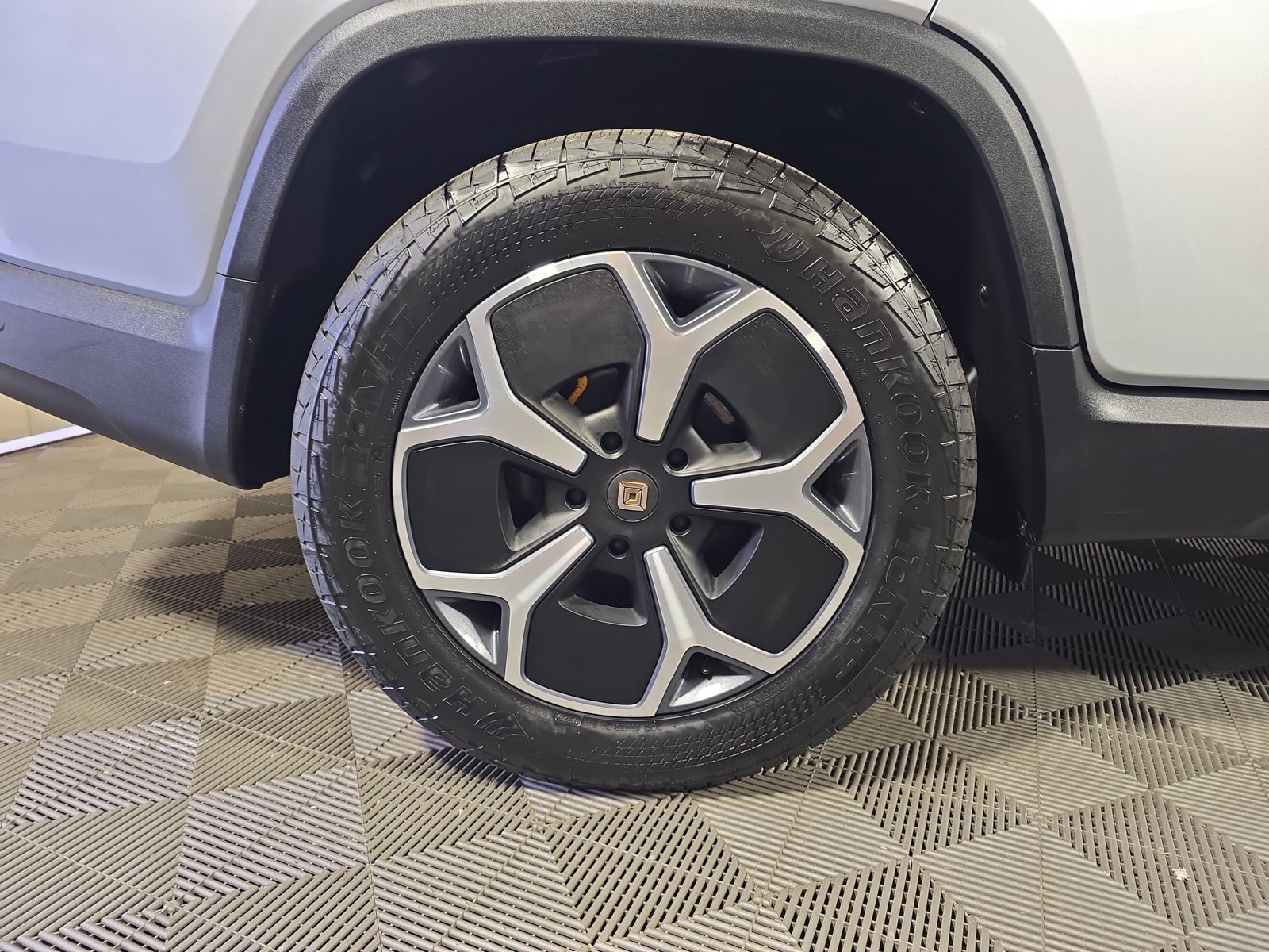 Used 2024 Rivian R1T Adventure Quad AWD/4WD image 12