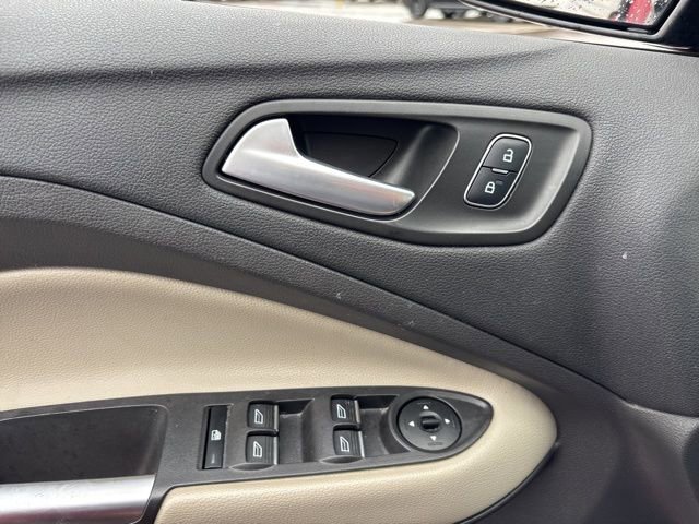 Used 2019 Ford Escape SEL image 16