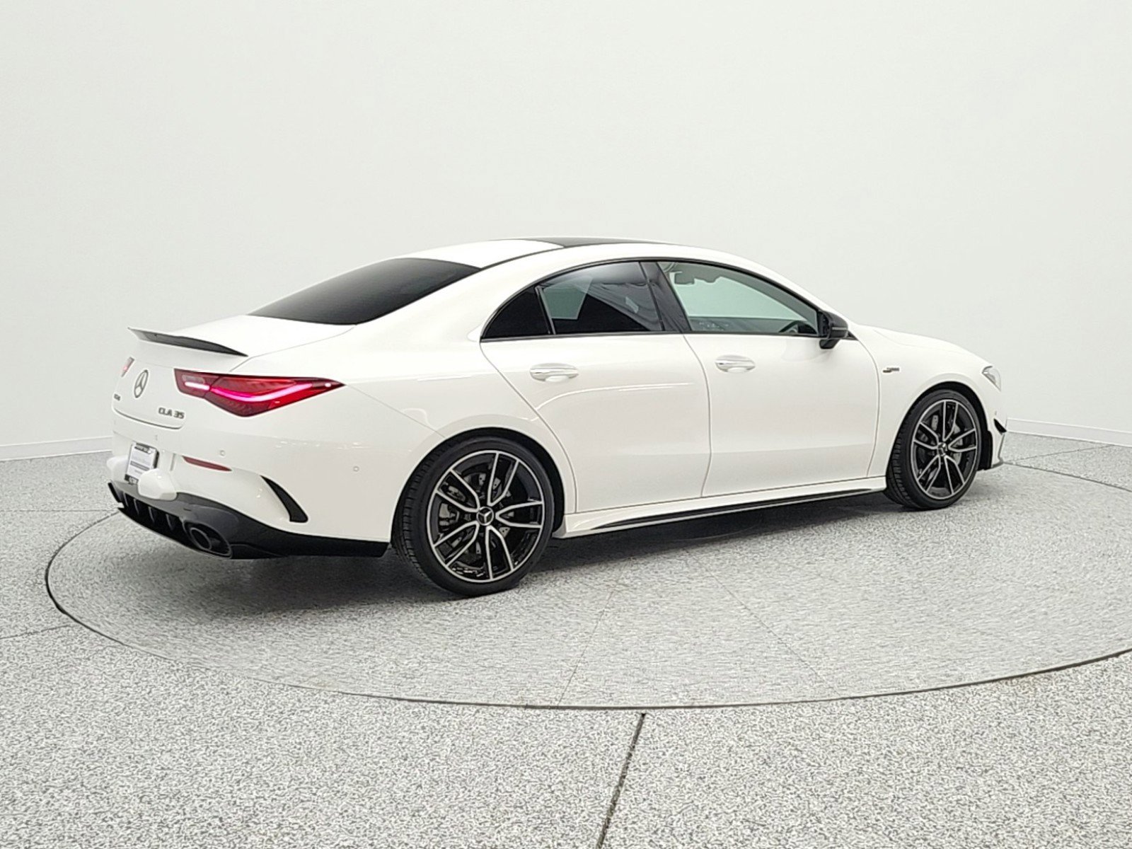 Used 2025 Mercedes-Benz CLA 35 AMG 4MATIC image 5