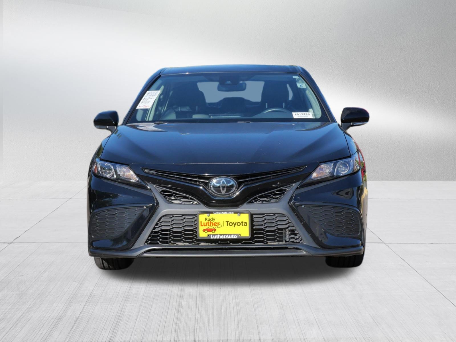 Used 2024 Toyota Camry SE w/ Protection Package (Q2) (TMS) FWD image 2
