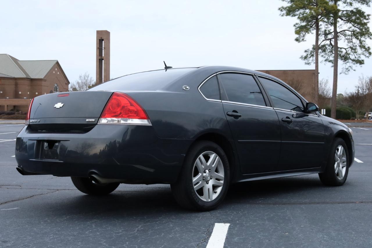 Used 2016 Chevrolet Impala LT w/ LT Sunroof Package FWD image 5