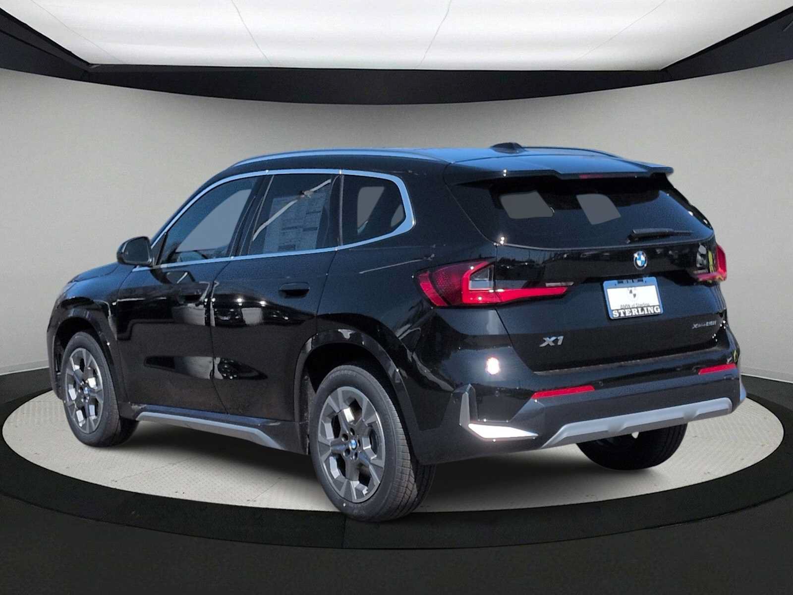 New 2026 BMW X1 xDrive28i AWD/4WD image 6