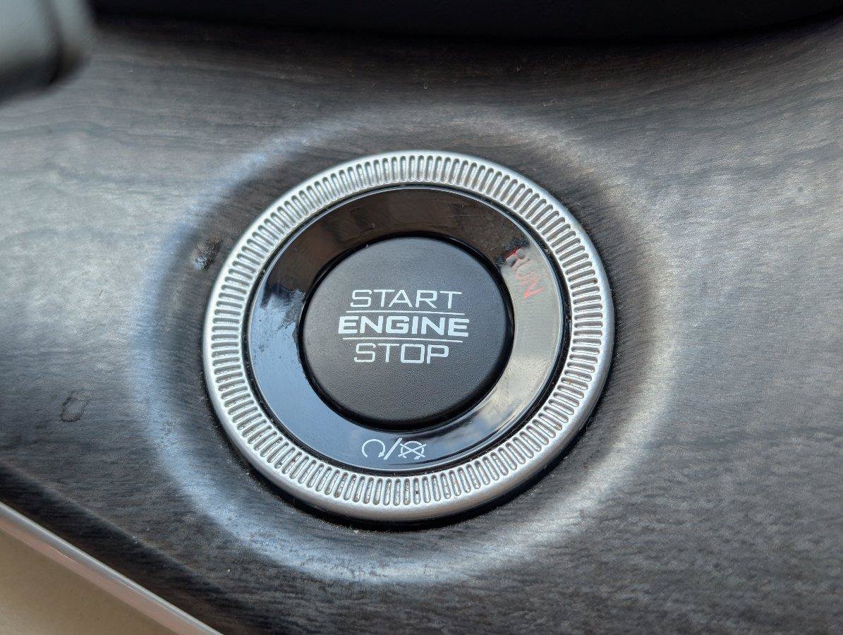 Used 2021 Jeep Grand Cherokee L Limited AWD/4WD image 26
