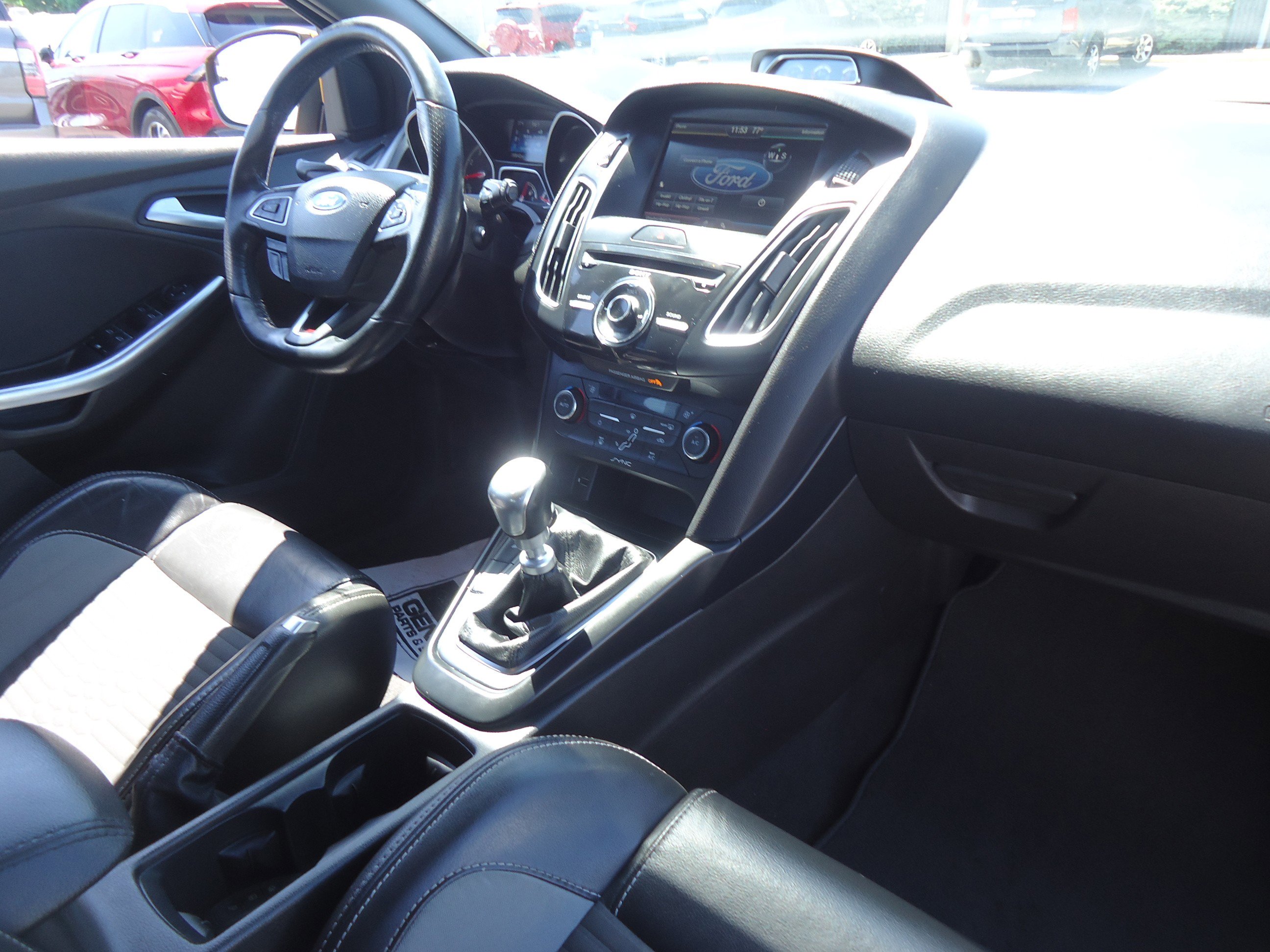 Used 2015 Ford Focus ST w/ Equipment Group 401A FWD image 29