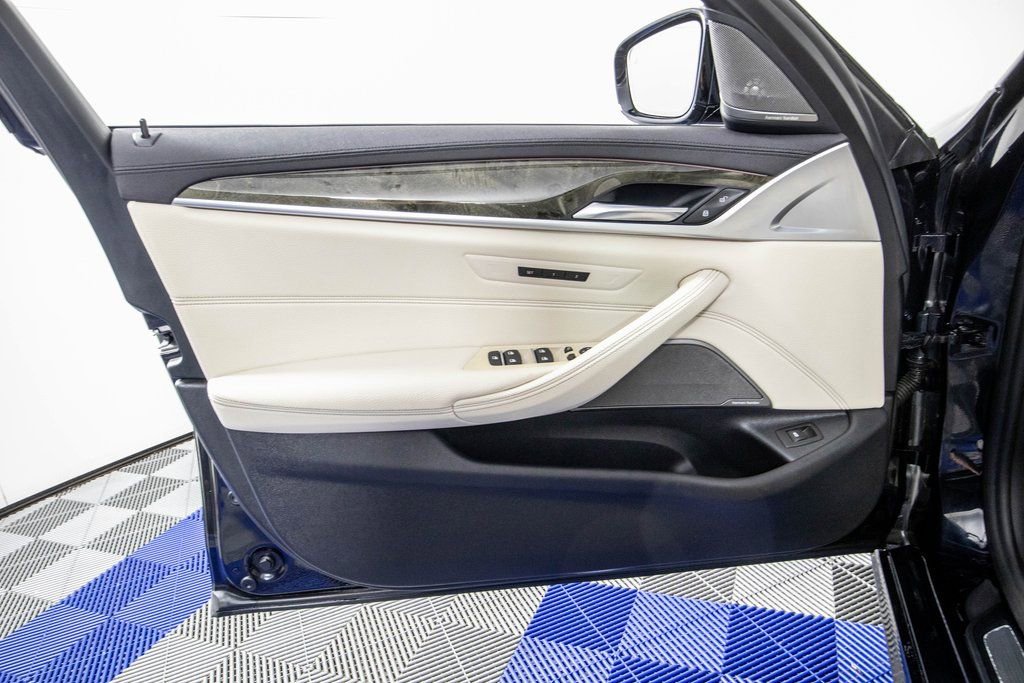 Used 2020 BMW 540i xDrive w/ M Sport Package image 13