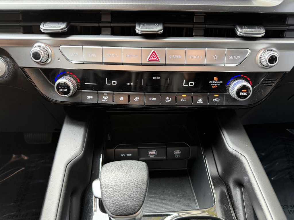 Used 2024 Kia Telluride LX image 25