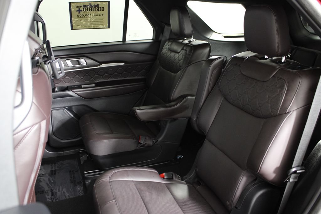 Used 2025 Ford Explorer Platinum w/ Ultimate Package AWD/4WD image 22