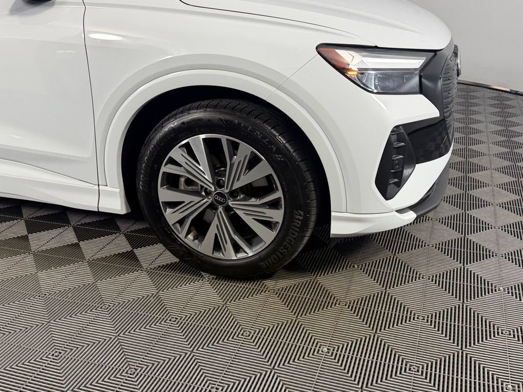 Used 2025 Audi Q4 e-tron Premium w/ Convenience Package RWD image 12