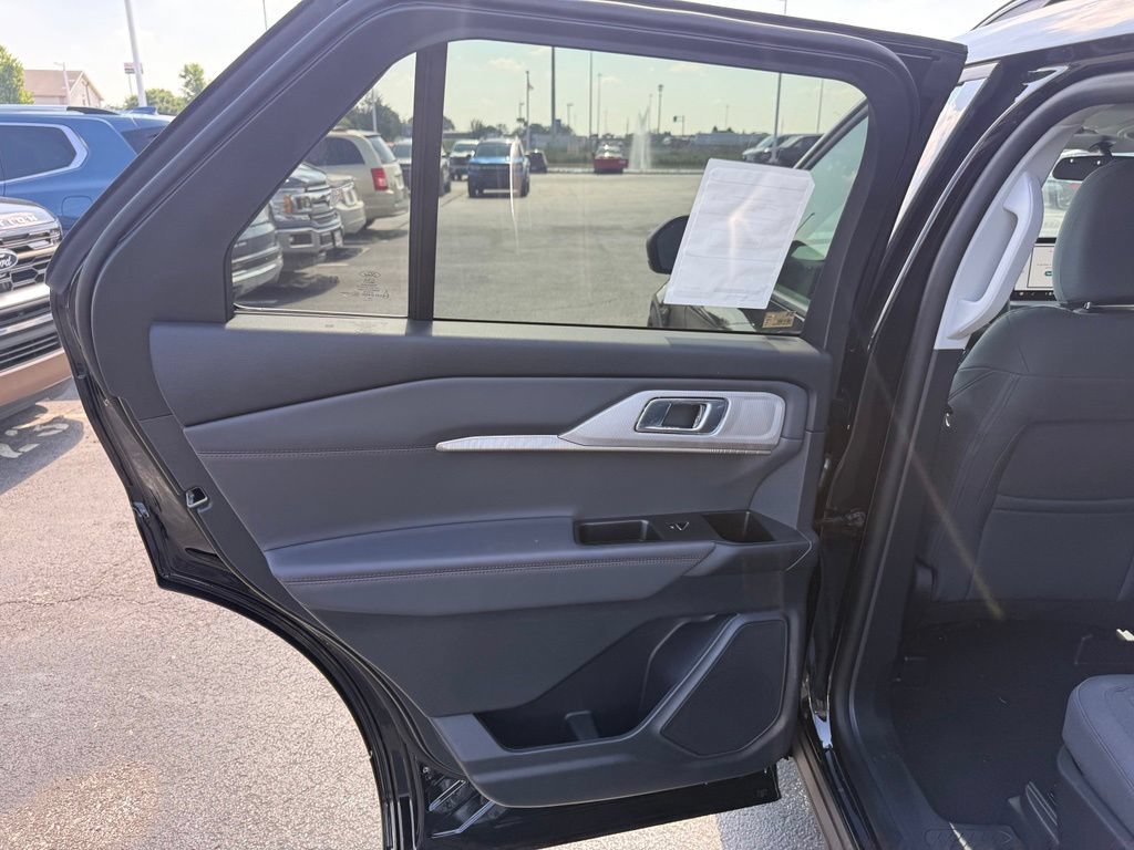 New 2026 Ford Explorer Active AWD/4WD image 28