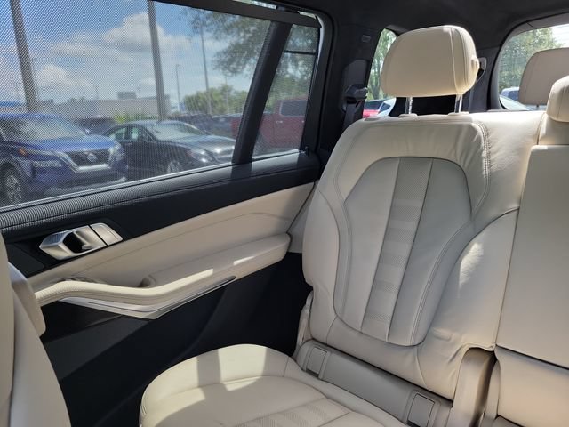 Used 2021 BMW X7 xDrive40i w/ Executive Package AWD/4WD image 16