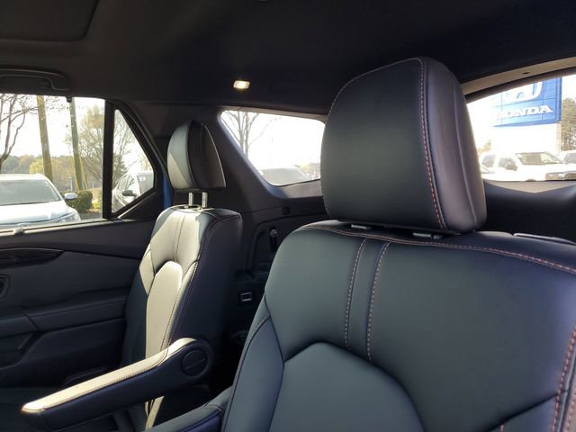 Used 2023 Honda Pilot TrailSport image 9