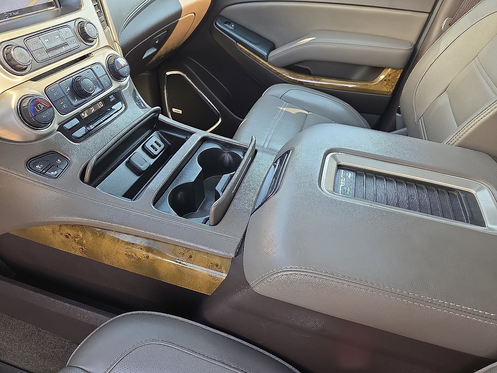 Certified 2017 GMC Yukon Denali AWD/4WD image 10