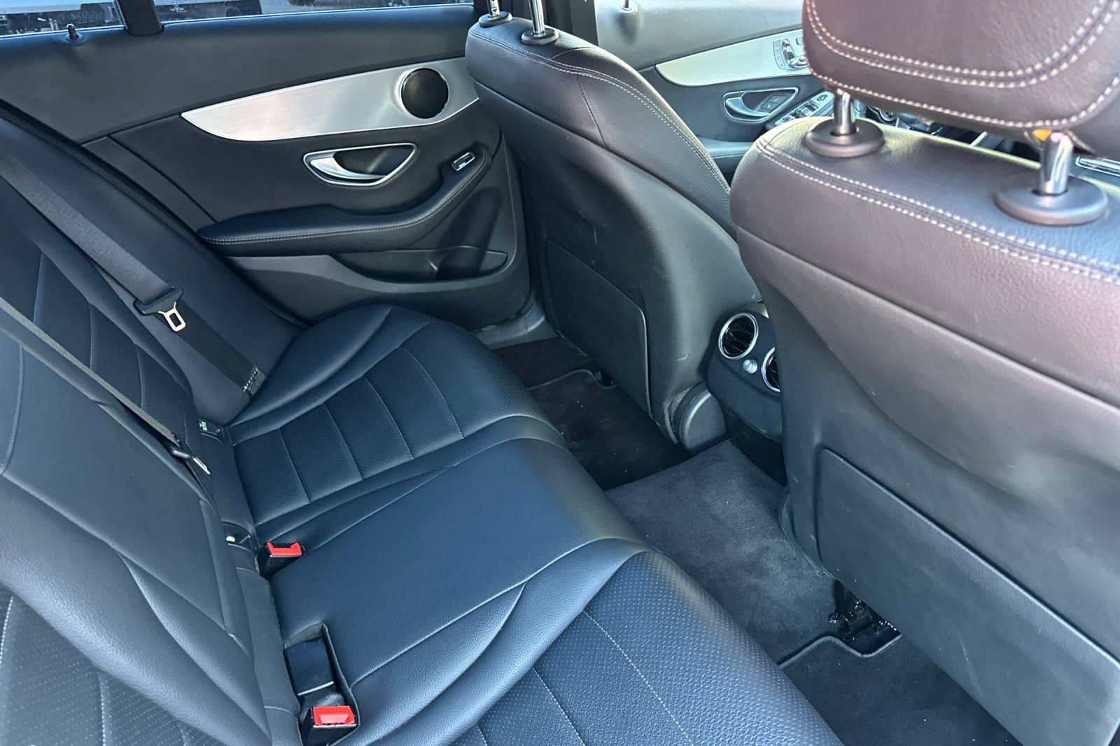 Used 2018 Mercedes-Benz C 300 Sedan image 18