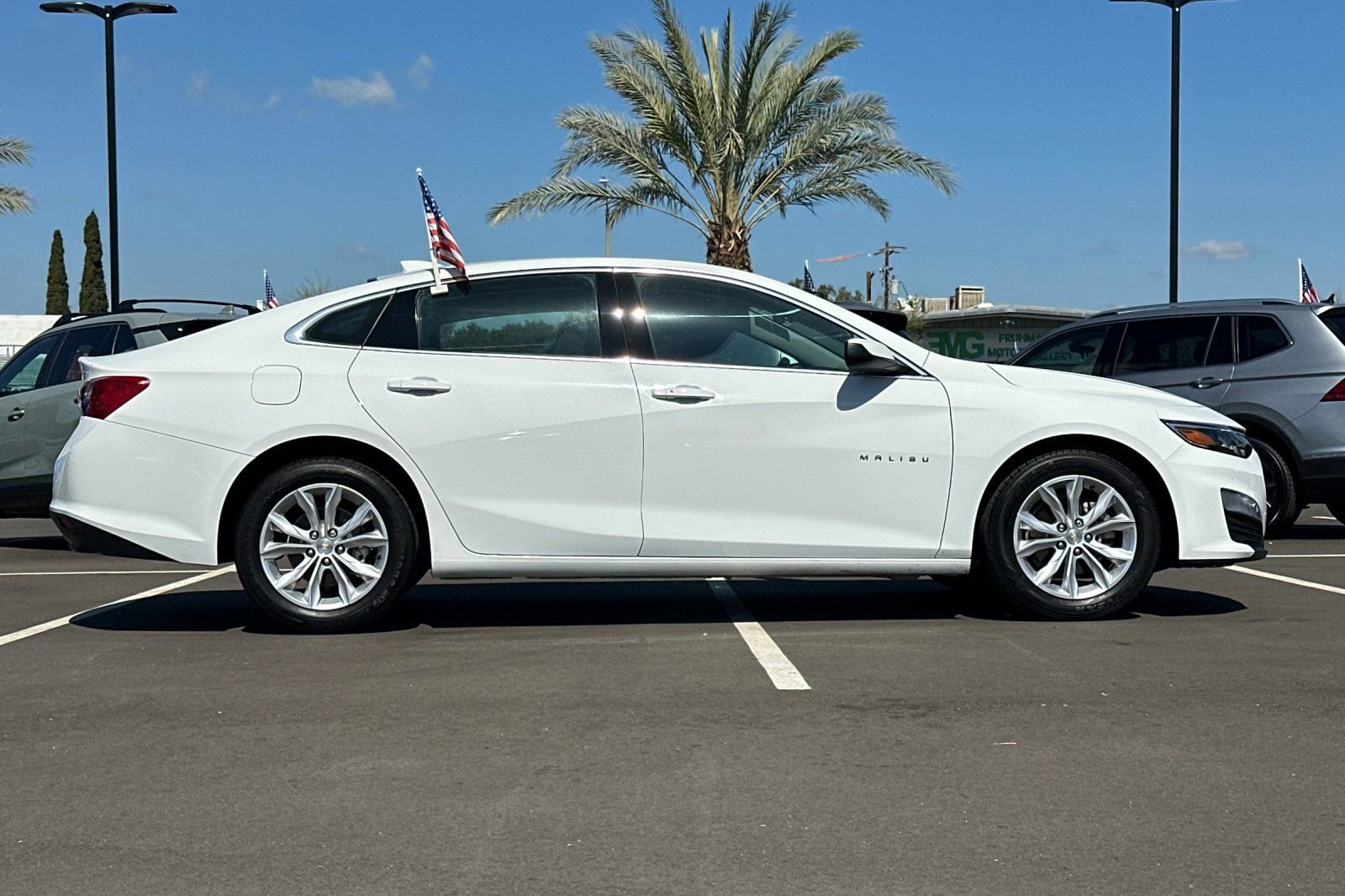 Used 2023 Chevrolet Malibu LT image 3