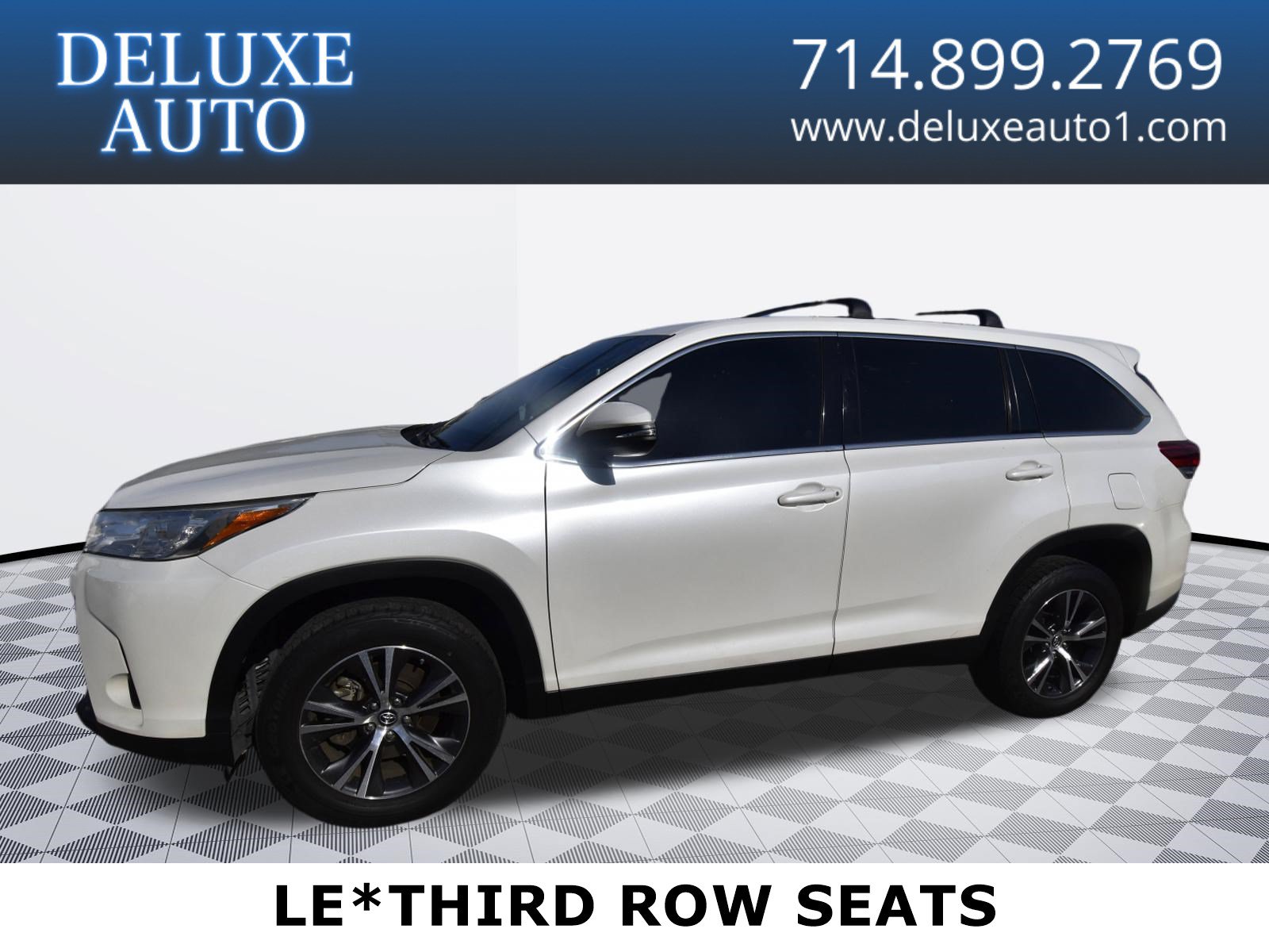 Used 2019 Toyota Highlander LE FWD image 1