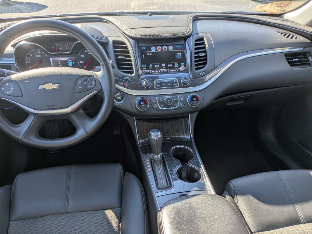 Used 2018 Chevrolet Impala LT FWD image 15
