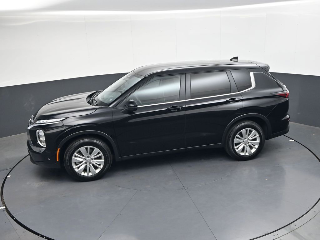 Used 2025 Mitsubishi Outlander ES AWD/4WD image 23