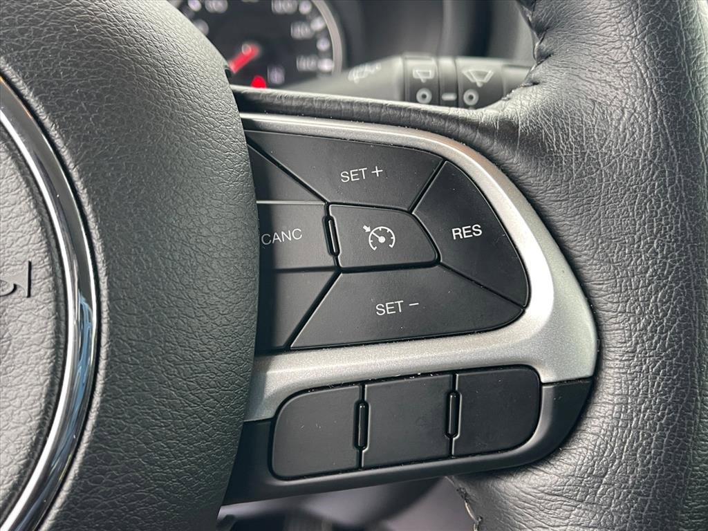 Used 2023 Jeep Renegade Latitude w/ Premium Group image 27