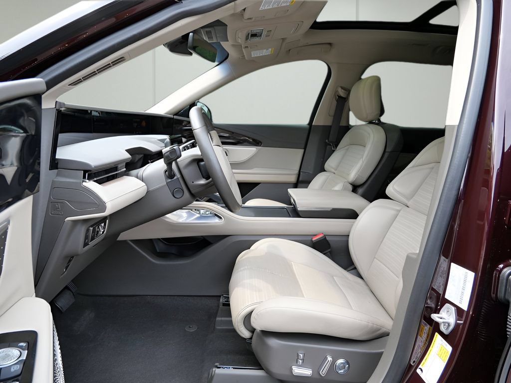 Used 2024 Lincoln Nautilus Reserve w/ Equipment Group 203A AWD/4WD image 10