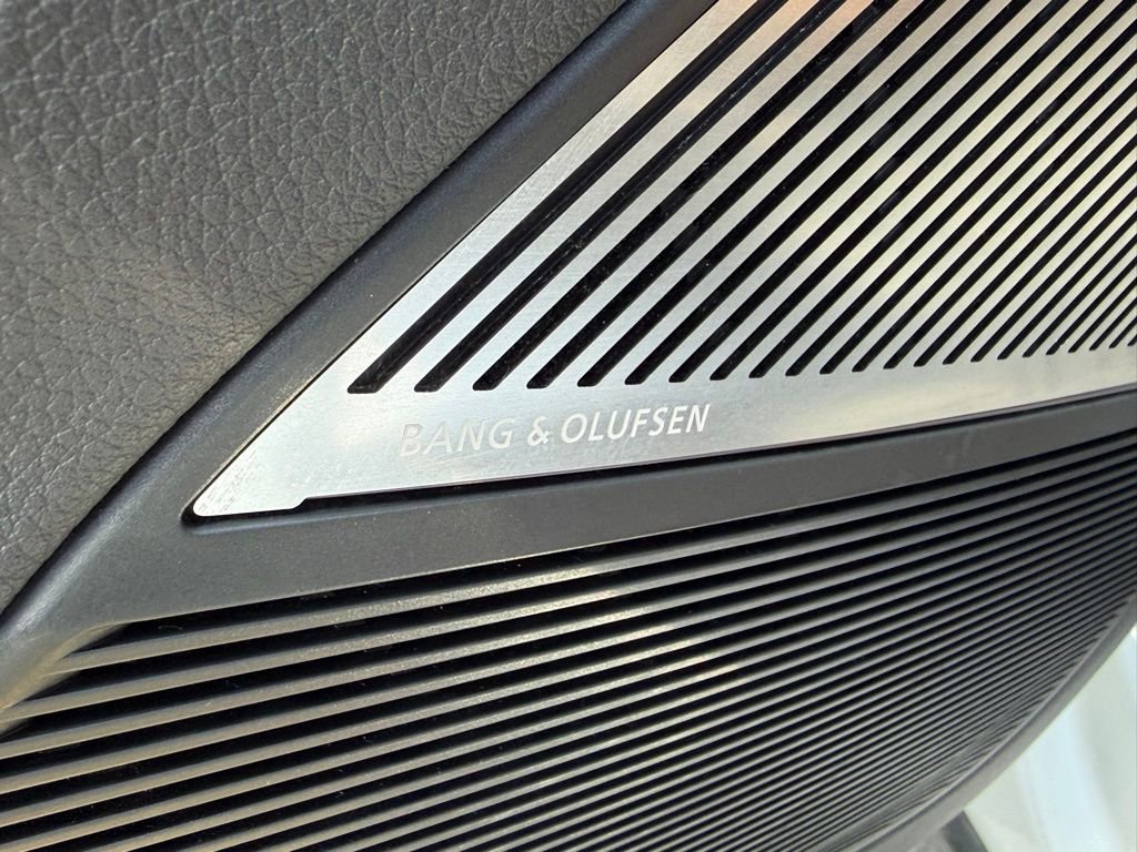 Used 2021 Audi RS Q8 w/ Carbon Optic Package AWD/4WD image 10