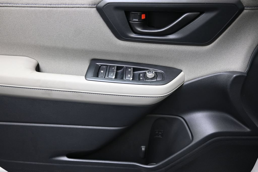 Certified 2025 Subaru Forester Premium AWD/4WD image 22