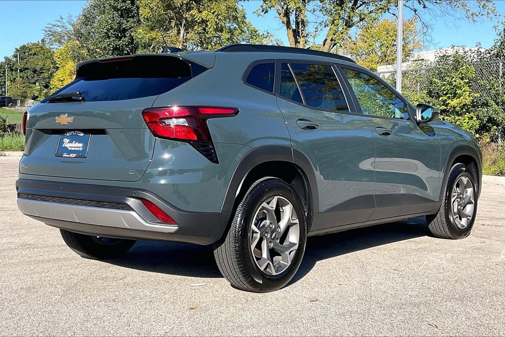 Used 2025 Chevrolet Trax LT w/ Driver Confidence Package FWD image 13