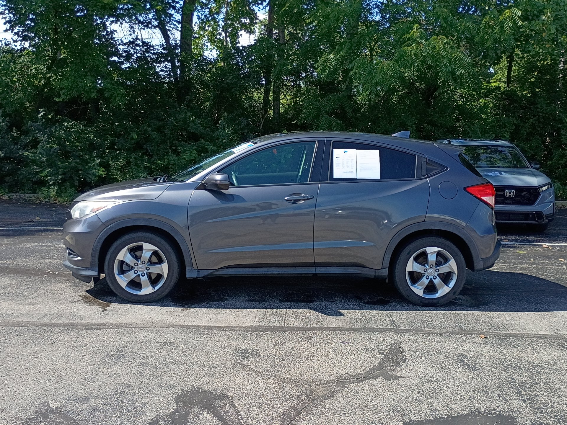 Used 2017 Honda HR-V EX image 6