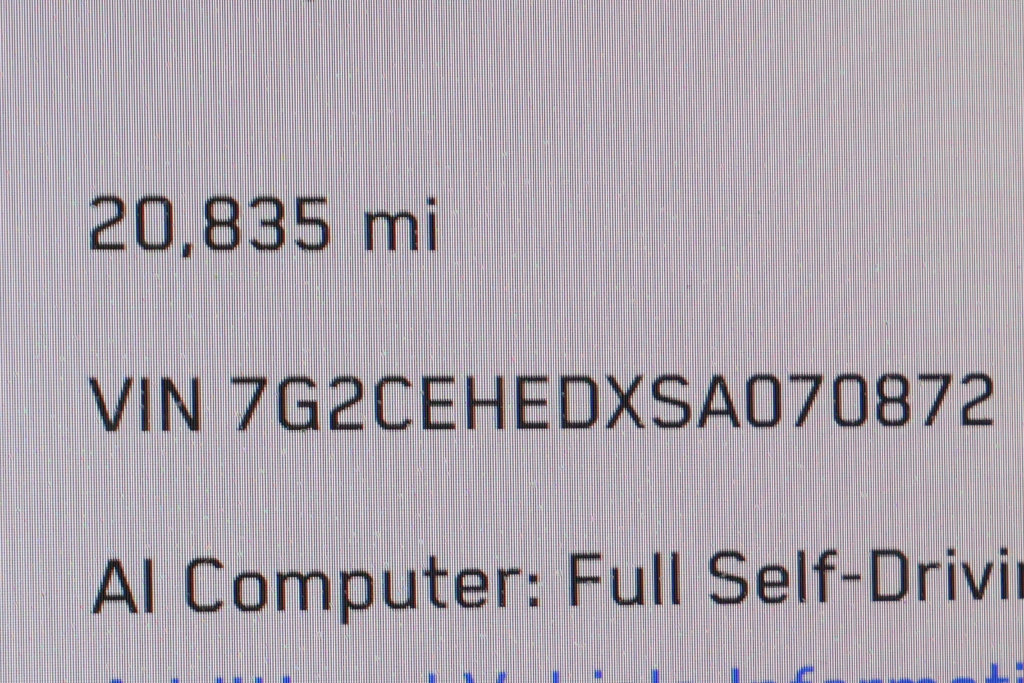 Used 2025 Tesla Cybertruck AWD Crew Cab image 21
