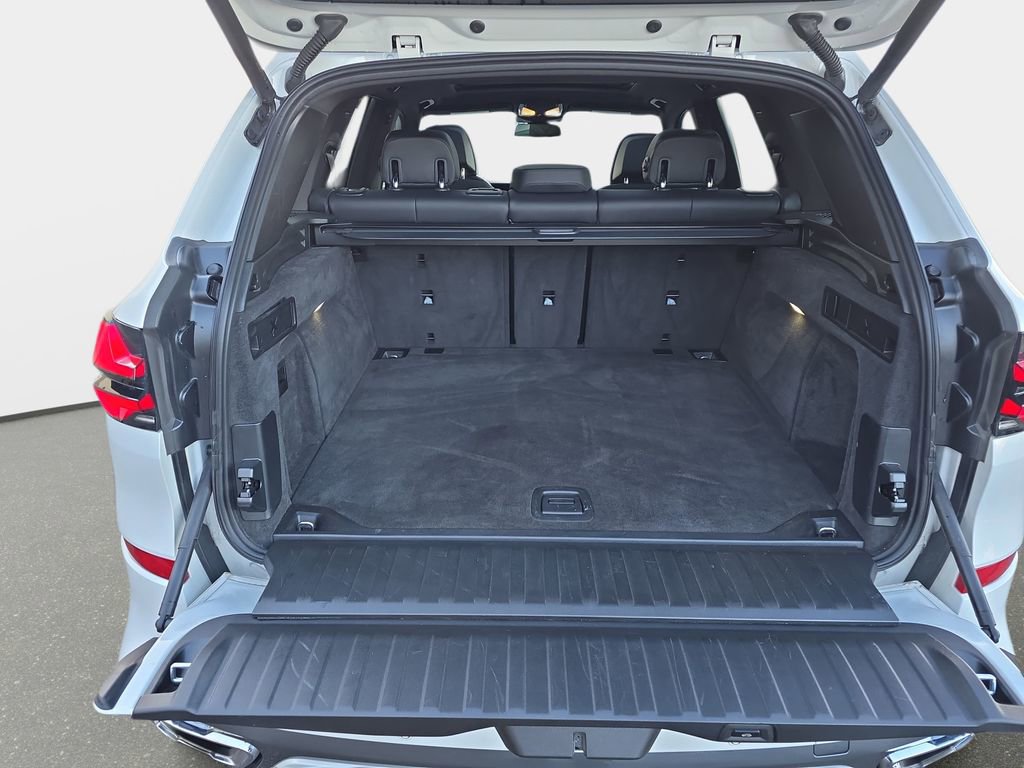 Used 2025 BMW X5 xDrive40i AWD/4WD image 14