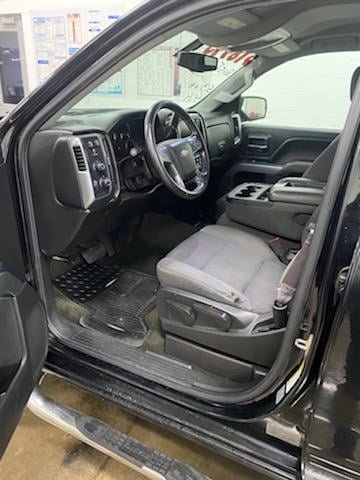 Used 2017 Chevrolet Silverado 1500 LT w/ Trailering Package image 2