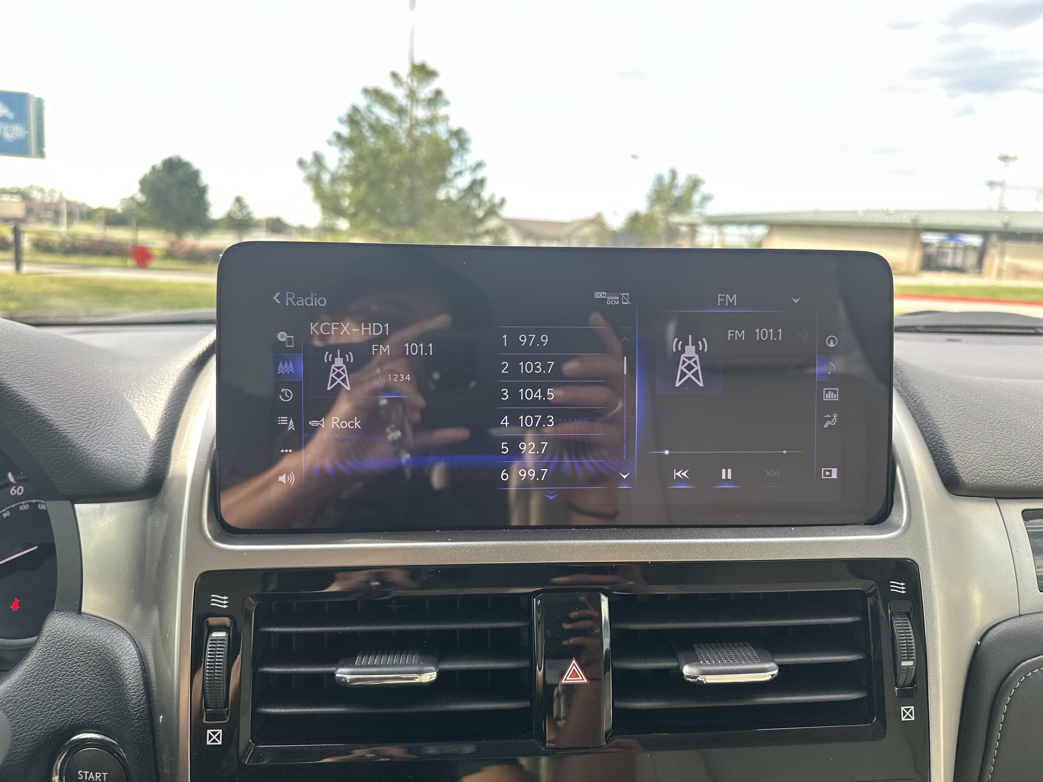 Certified 2023 Lexus GX 460 Luxury w/ Sport Design Package AWD/4WD image 23
