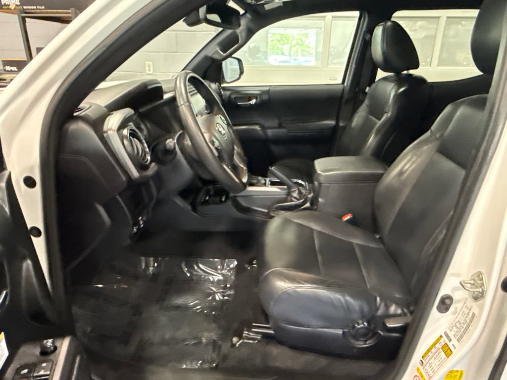 Used 2019 Toyota Tacoma TRD Off-Road AWD/4WD image 7