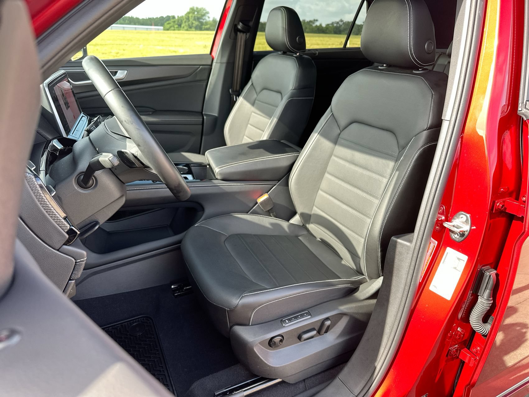 Used 2024 Volkswagen Atlas Cross Sport SEL R-Line AWD/4WD image 11