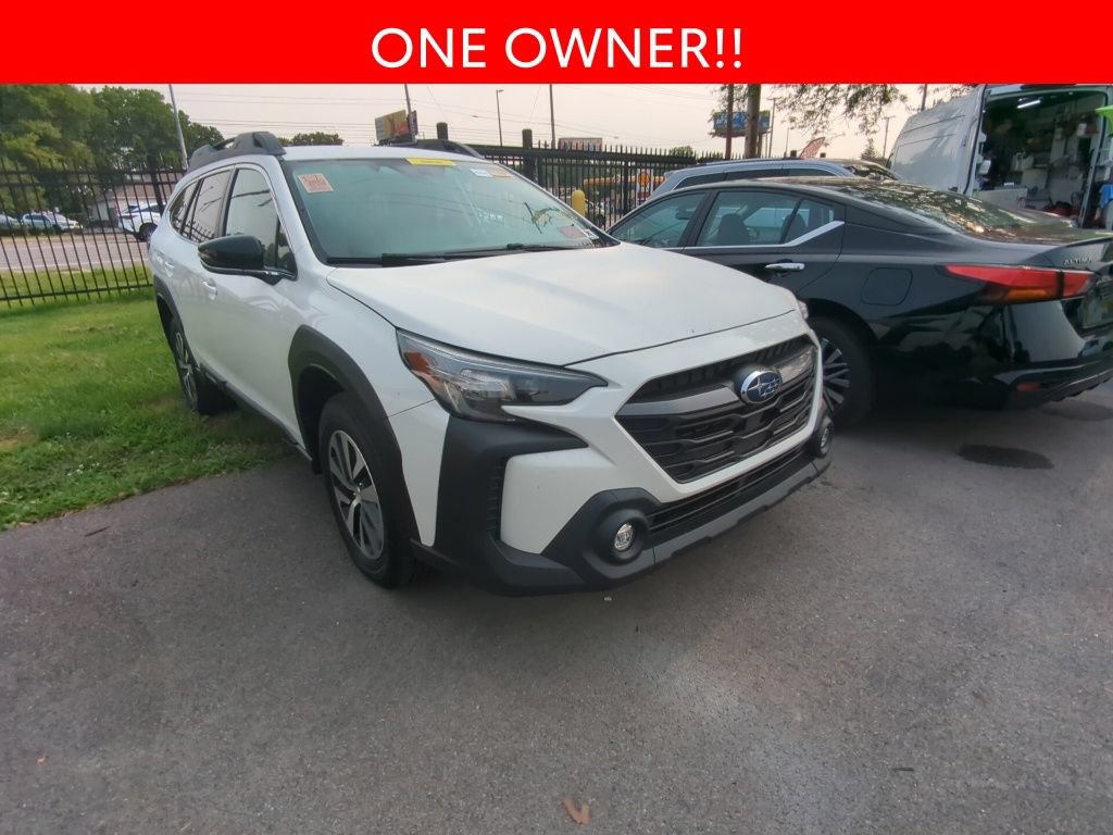 Used 2023 Subaru Outback Premium AWD/4WD image 3