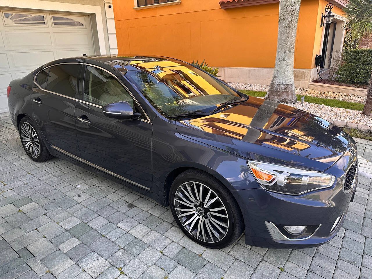Used 2014 Kia Cadenza Premium w/ Technology Package FWD image 34