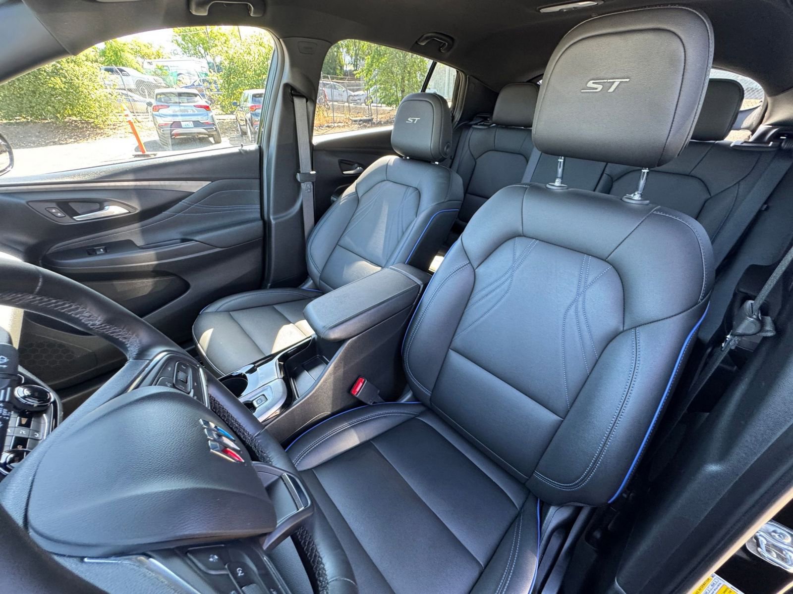 Used 2025 Buick Envista Sport Touring image 35