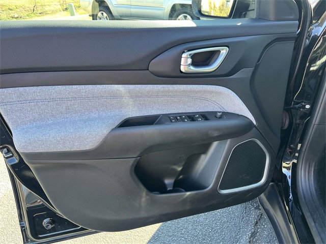 Used 2024 Jeep Compass Sport image 15