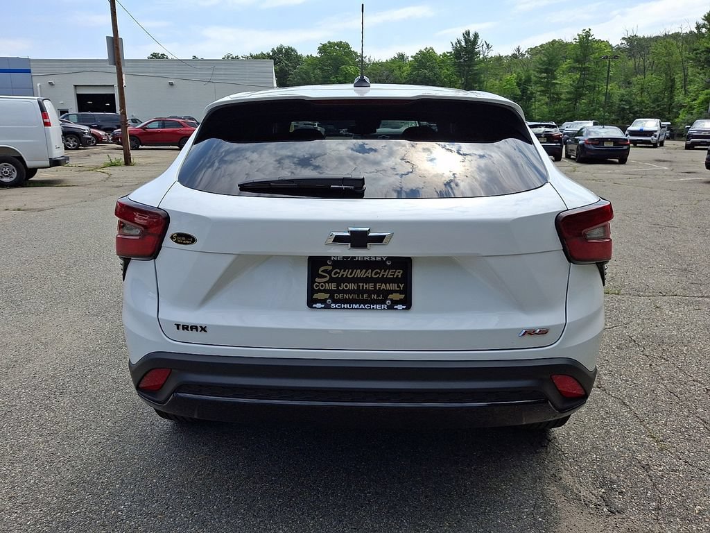 Used 2024 Chevrolet Trax RS FWD image 6