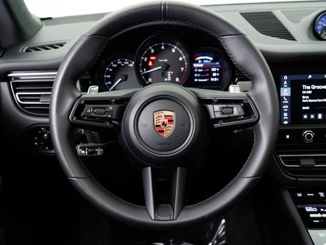 Certified 2026 Porsche Macan AWD/4WD image 18