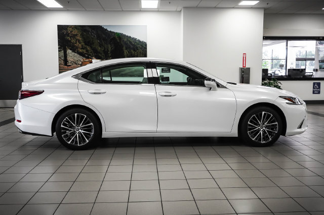 Certified 2025 Lexus ES 350 w/ Premium Package FWD image 5
