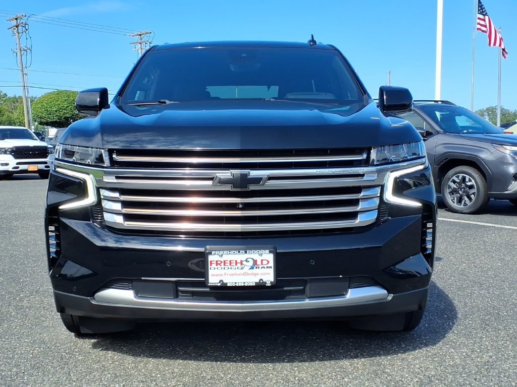 Used 2024 Chevrolet Tahoe High Country AWD/4WD image 2
